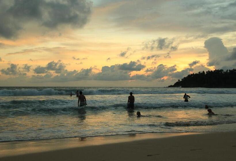 Pensió Adana Beach Resort