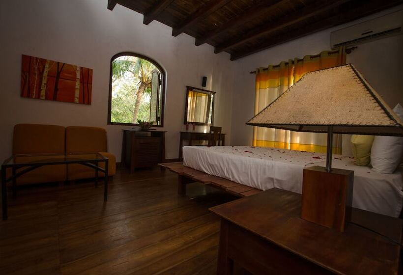 Thotupola Lakeside Resort