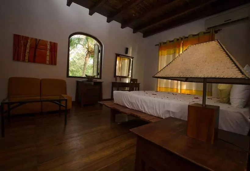 Thotupola Lakeside Resort