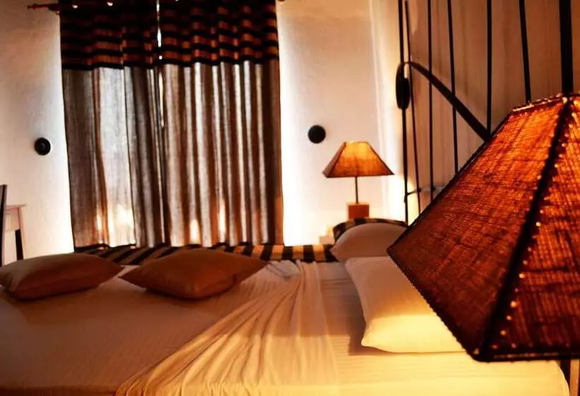 Thotupola Lakeside Resort