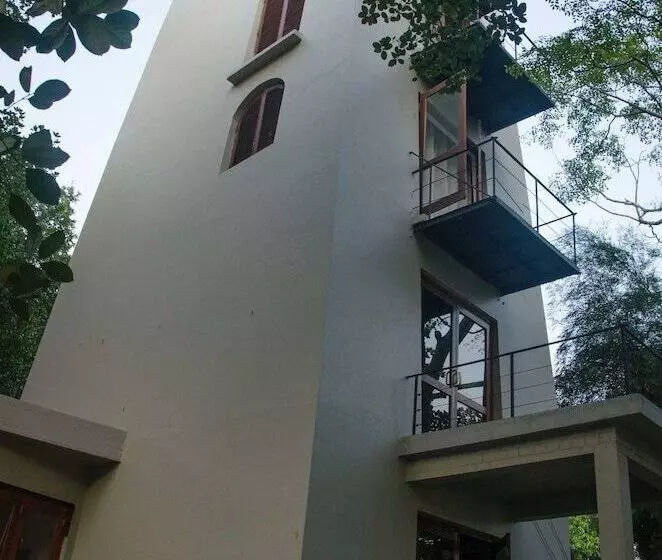 Thotupola Lakeside Resort