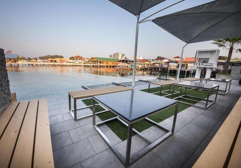 בית מלון כפרי Baan Tah On The Sea