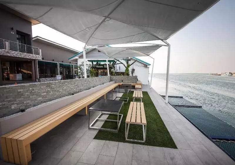 בית מלון כפרי Baan Tah On The Sea