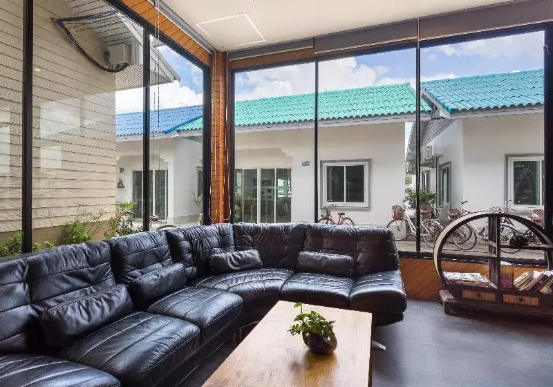 בית מלון כפרי Baan Tah On The Sea