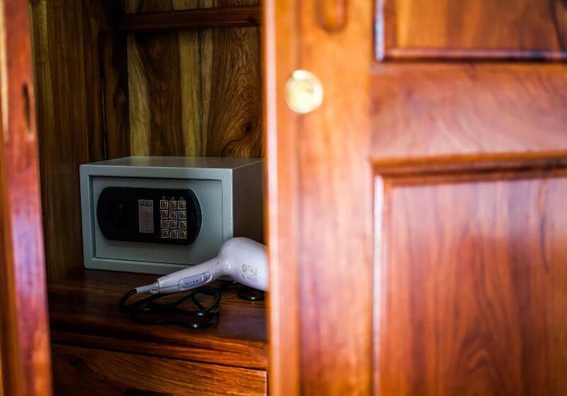 בית מלון כפרי Baan Tah On The Sea