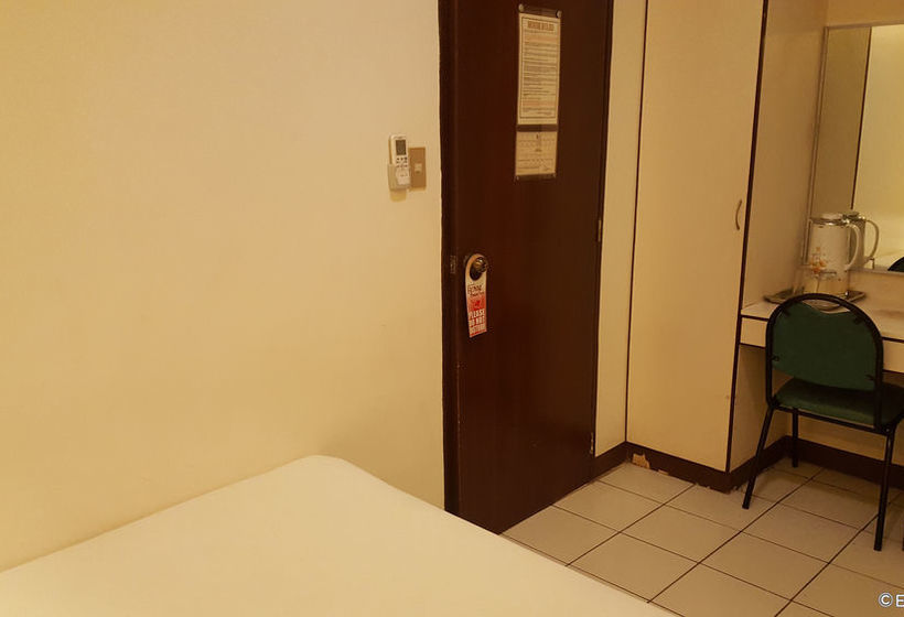 בית מלון כפרי Dumaguete Royal Suite Inn