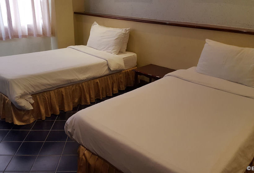 בית מלון כפרי Dumaguete Royal Suite Inn