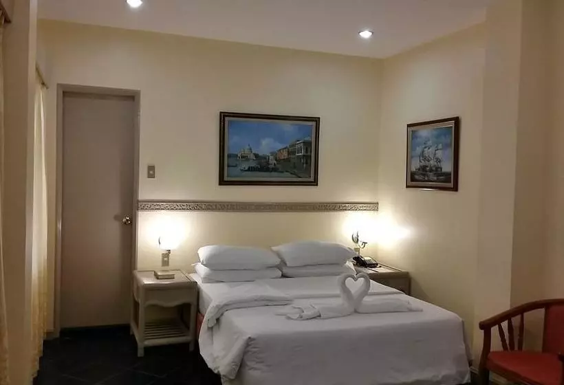 호텔 Dumaguete Royal Suite Inn