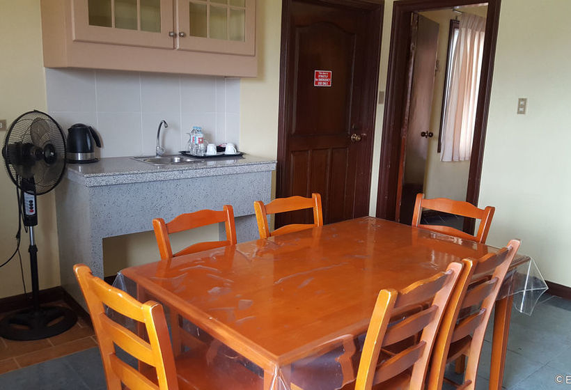 בית מלון כפרי Dumaguete Royal Suite Inn