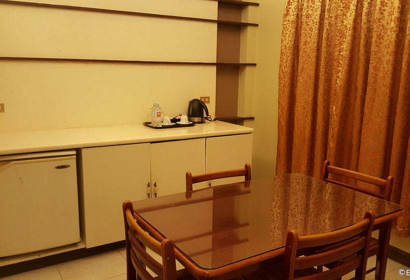 בית מלון כפרי Dumaguete Royal Suite Inn