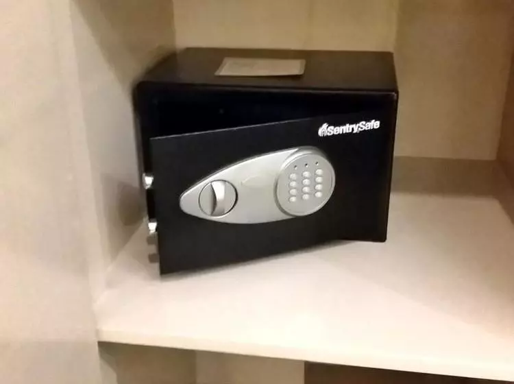 호텔 Dumaguete Royal Suite Inn