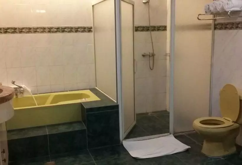 호텔 Dumaguete Royal Suite Inn