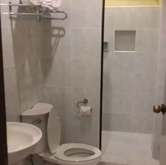 호텔 Dumaguete Royal Suite Inn