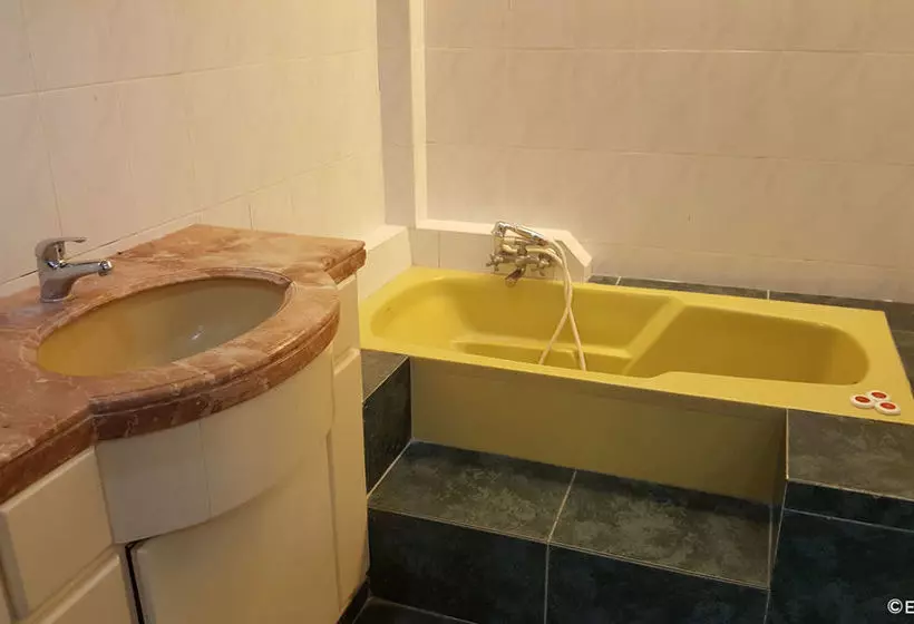 호텔 Dumaguete Royal Suite Inn