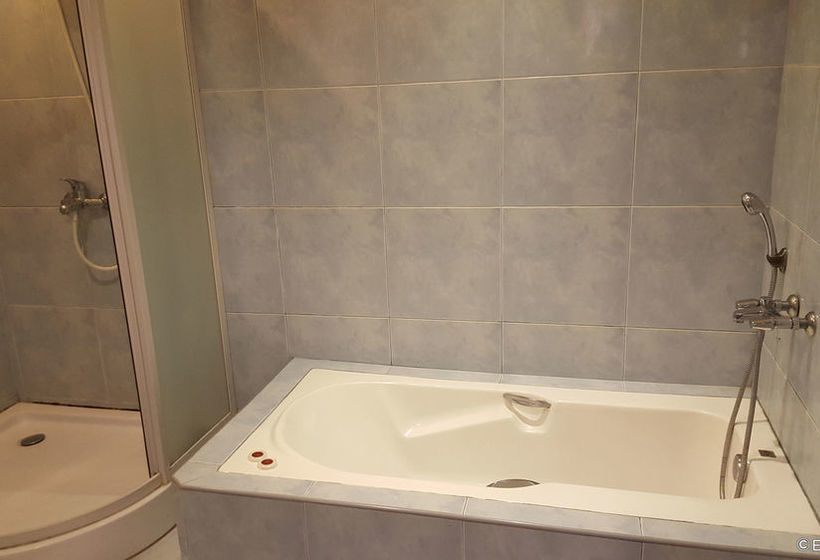 בית מלון כפרי Dumaguete Royal Suite Inn