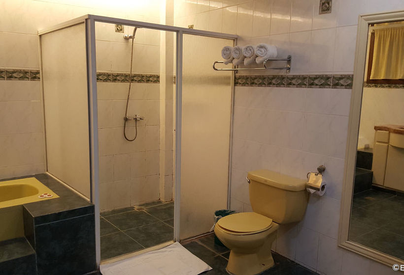 בית מלון כפרי Dumaguete Royal Suite Inn