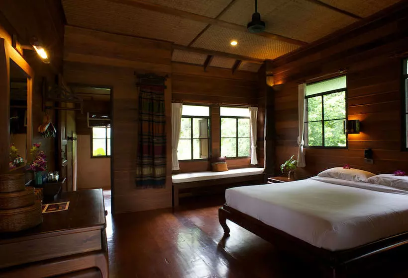 Отель Khum Lanna