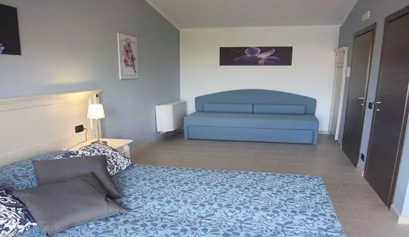 Hotelli La Maison Rouge Resort