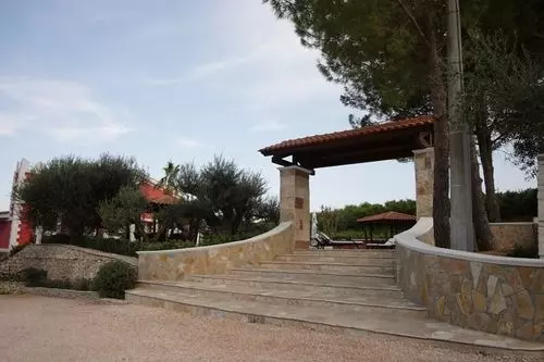 Hotelli La Maison Rouge Resort