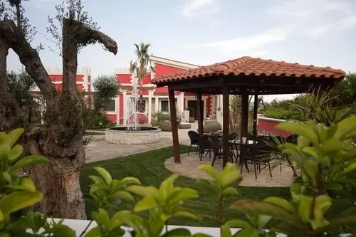 Hotelli La Maison Rouge Resort