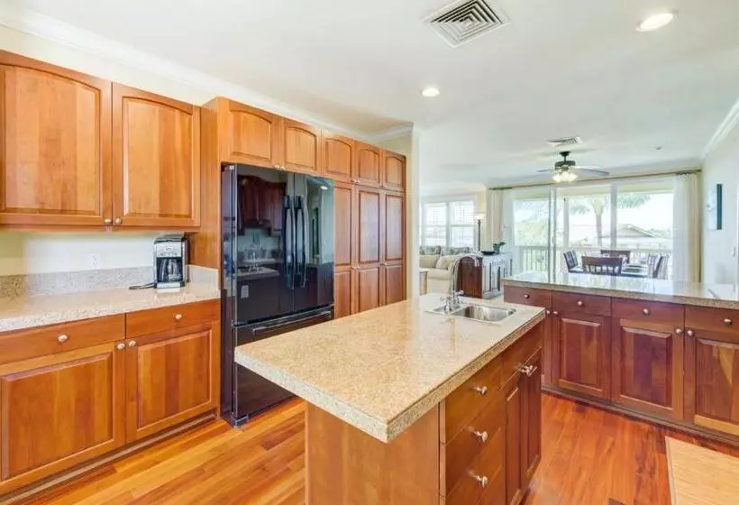 Nihilani 28c 2 Br Condo