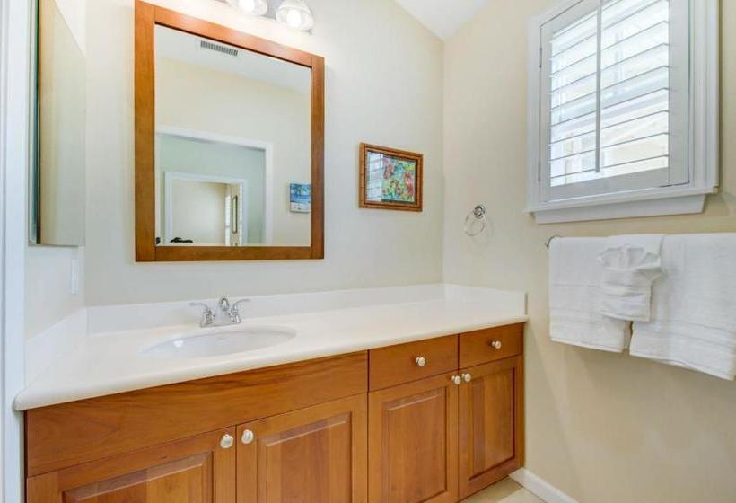 Nihilani 28c  2 Br Condo