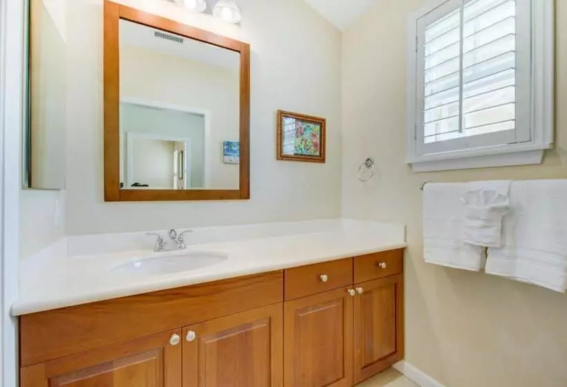 Nihilani 28c 2 Br Condo