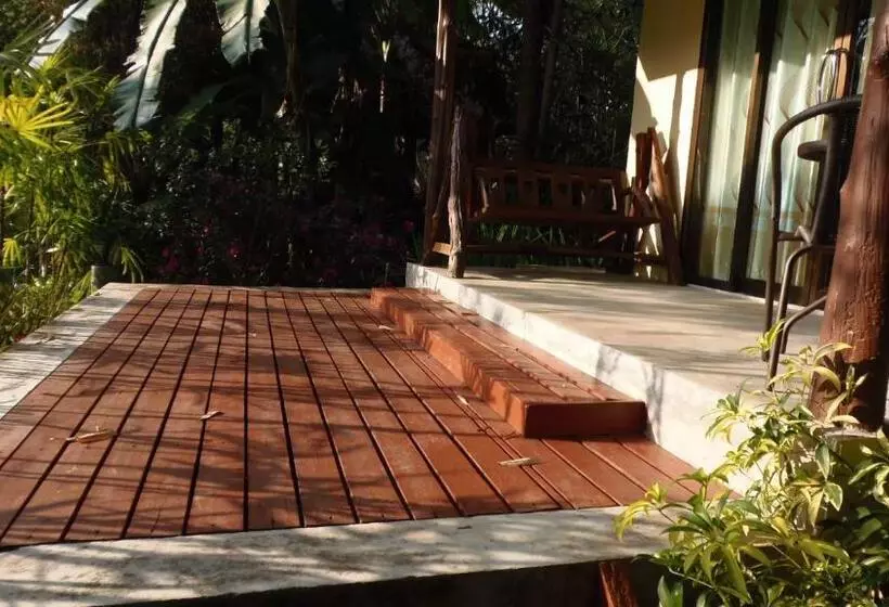 Отель Pai My Guest Resort   Sha Plus