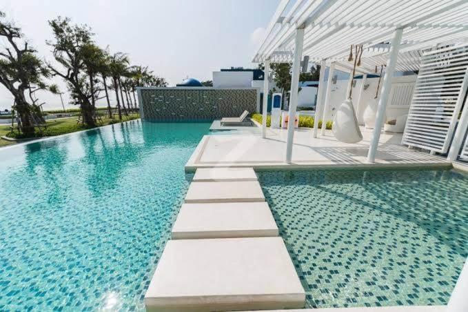 هتل The Crest Santora Hua Hin