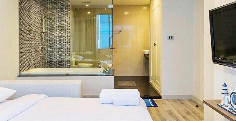 هتل The Crest Santora Hua Hin