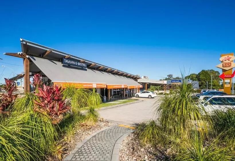 מוטל Nightcap At Golden Beach Tavern