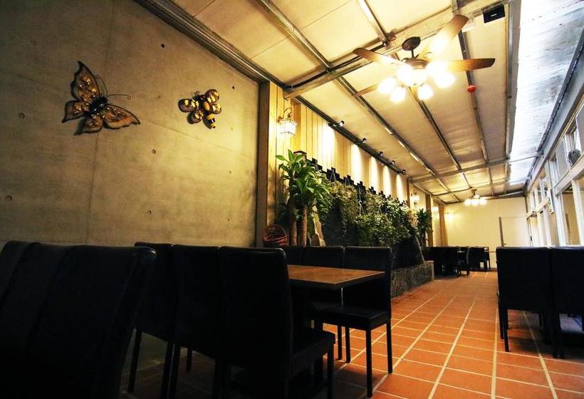 Next Taipei Hostelmain Station