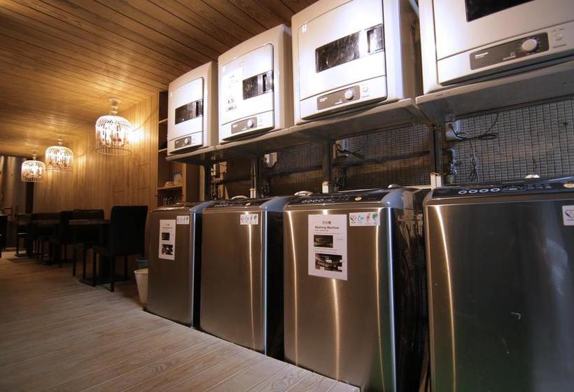 Next Taipei Hostelmain Station