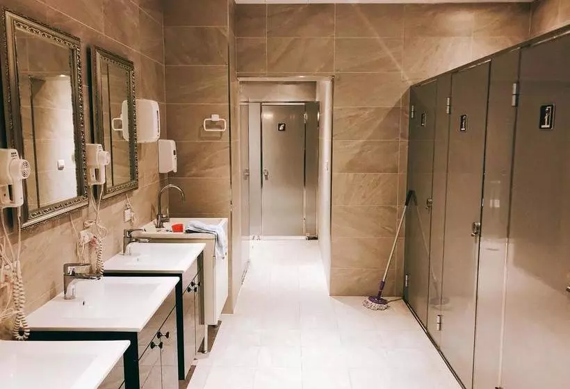 Next Taipei Hostelmain Station