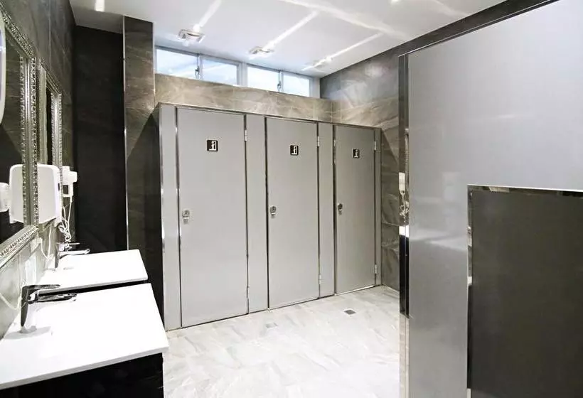 Next Taipei Hostelmain Station