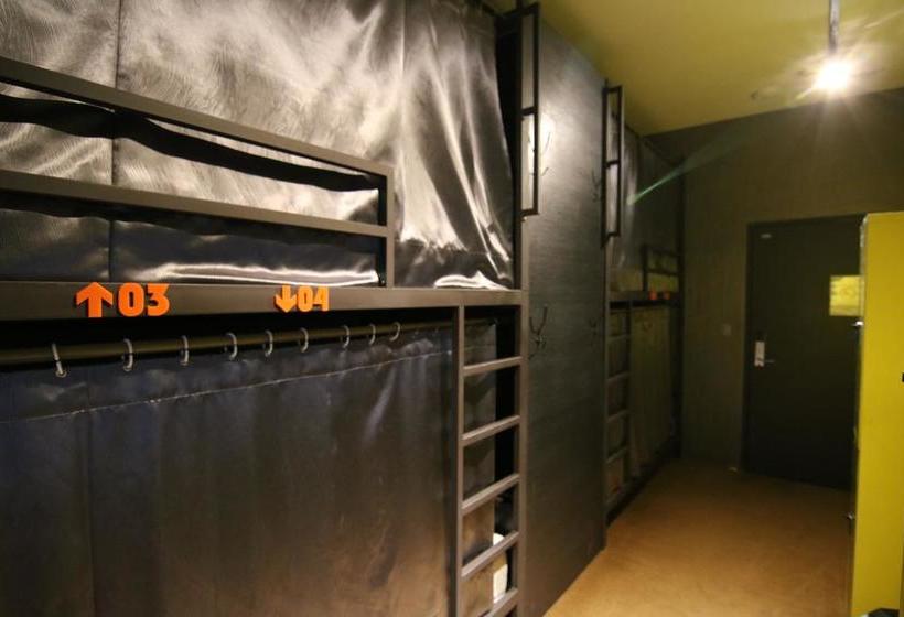 Next Taipei Hostelmain Station