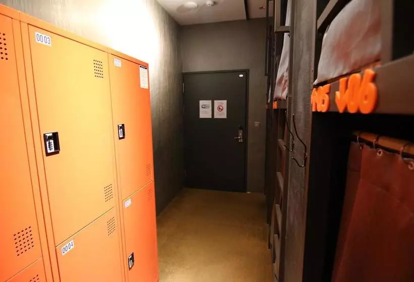 Next Taipei Hostelmain Station