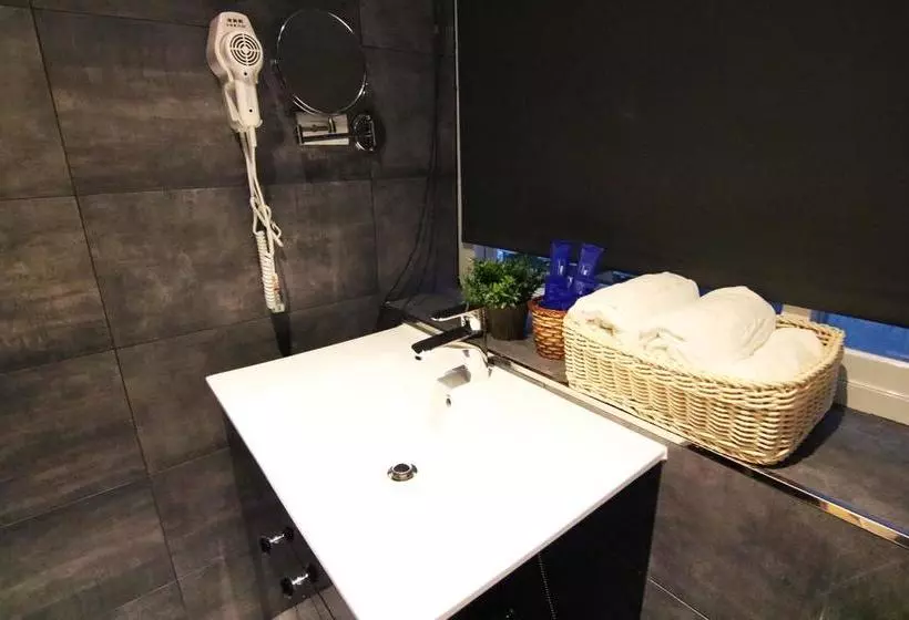 Next Taipei Hostelmain Station