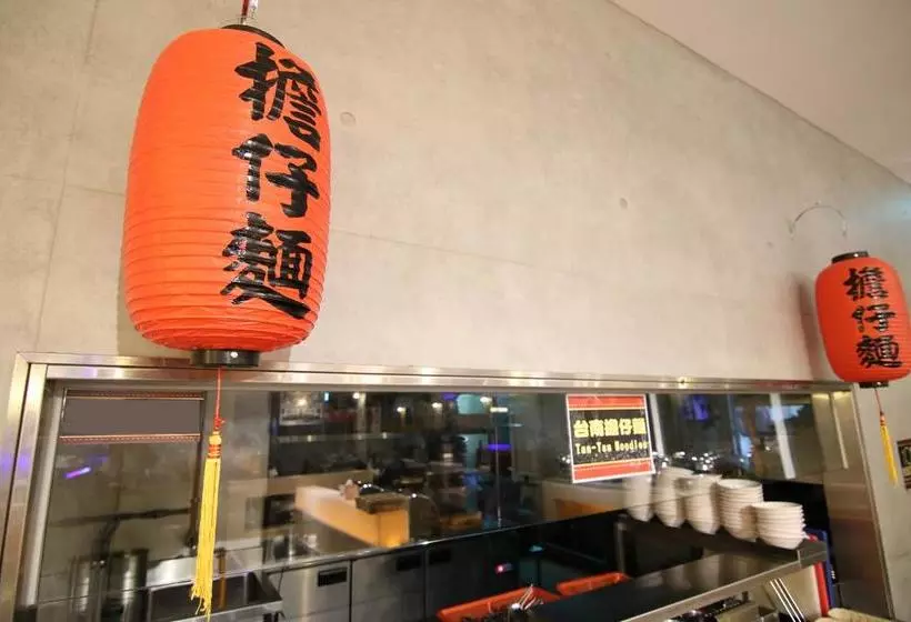 Next Taipei Hostelmain Station