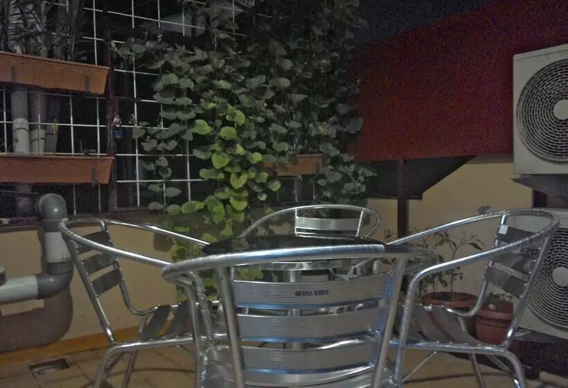 Pensió Kantos Guest House