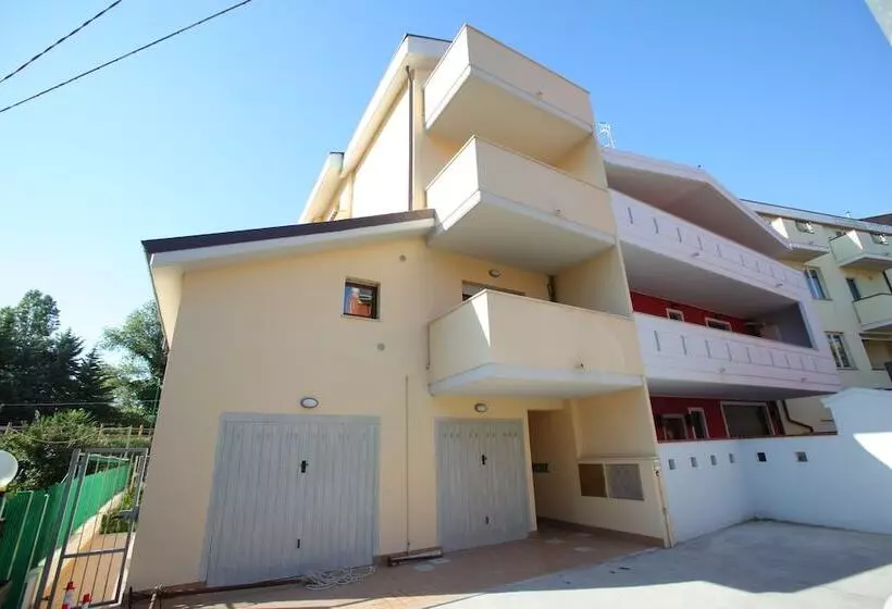 پانسیون Moon River Guest House