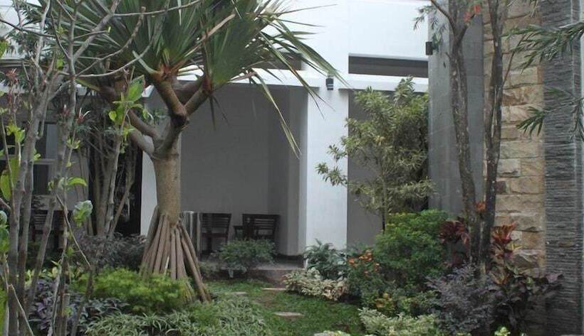 Pansiyon Tlogomas Guest House