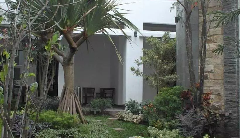 Pansiyon Tlogomas Guest House