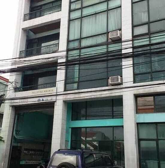 Airport Travelodge Manila   Hostel