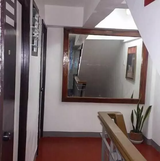 Airport Travelodge Manila Hostel