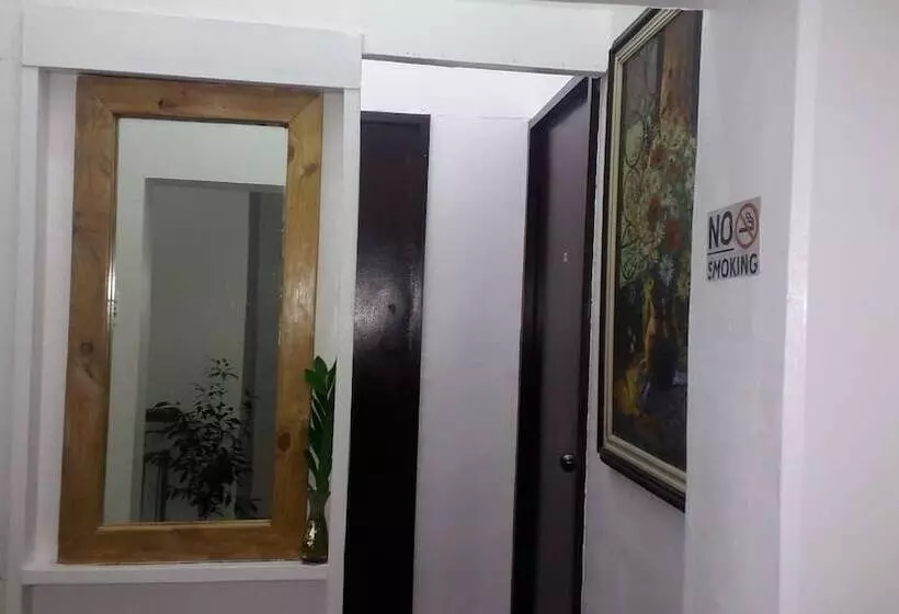 Airport Travelodge Manila Hostel