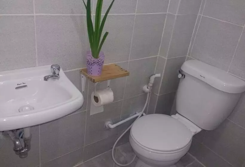 Airport Travelodge Manila Hostel