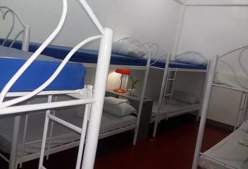 Airport Travelodge Manila Hostel