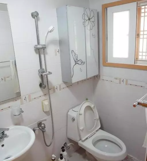 הוסטל The Place Seoul Hanok Guesthouse