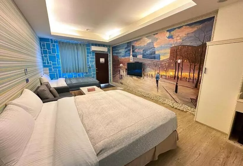 Fair Tale Motel   Sea